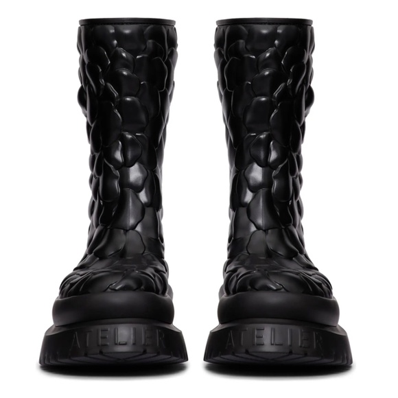 NIB $850 Valentino Atelier 03 Rose Edition Water Resistant Rain Boot in size 40! - Picture 4 of 6